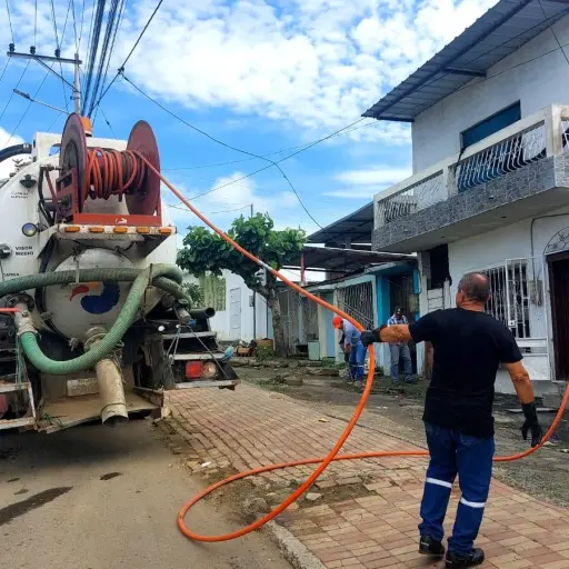 Jipijapa declara emergencia sanitaria por colapso del sistema de alcantarillado