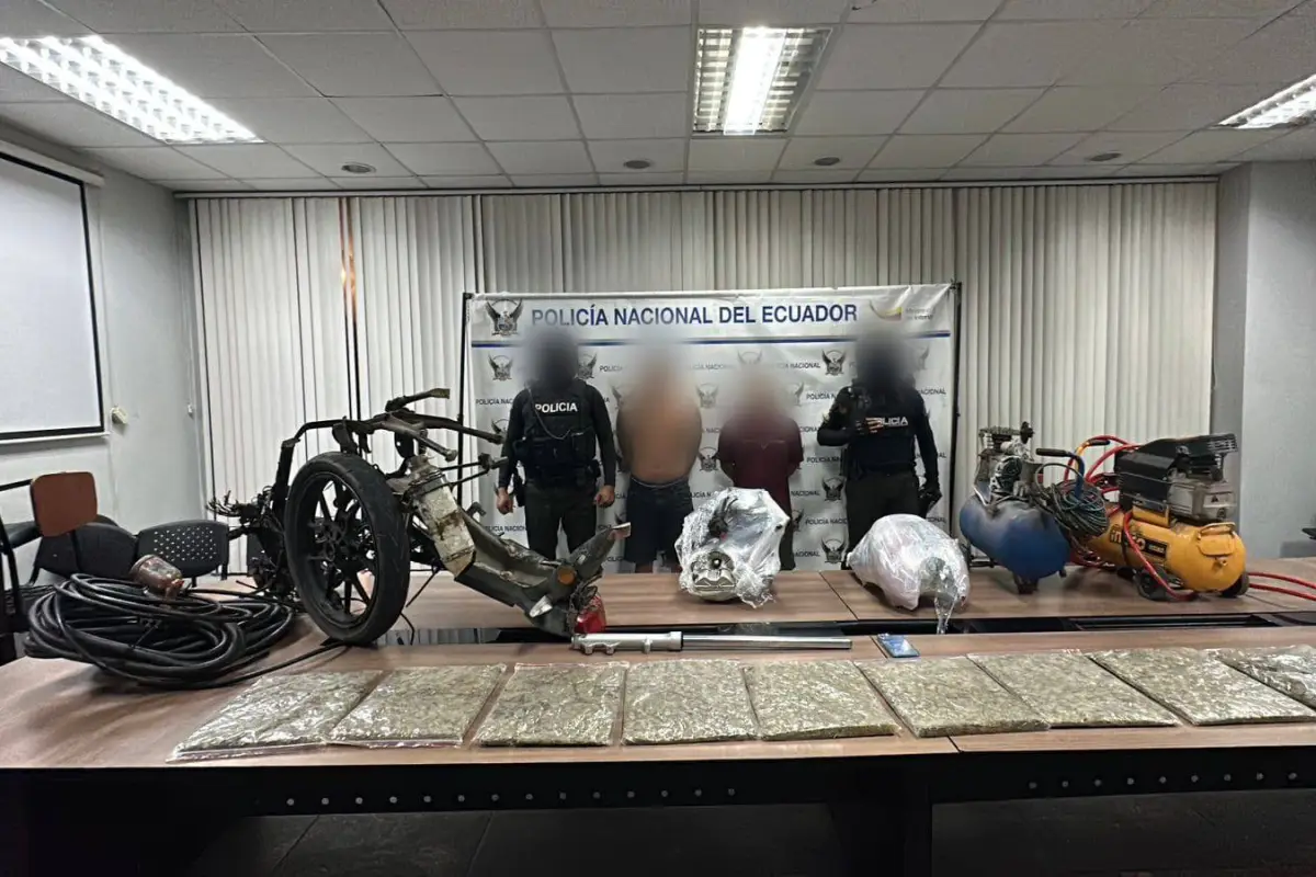 Quevedo dos detenidos tras persecución policial durante operativo Perseo