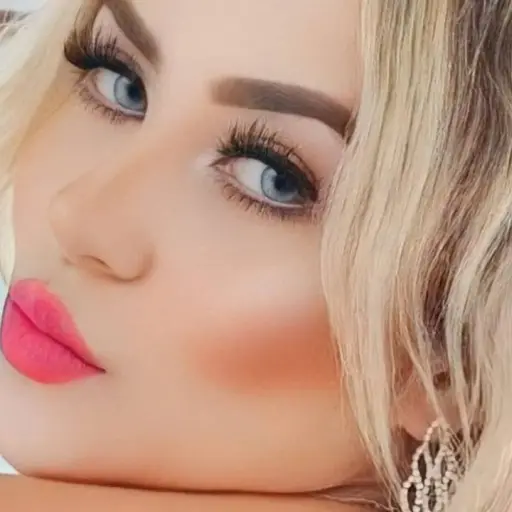 Ataque armado en pleno velorio: Modelo de OnlyFans fue baleada durante el funeral de su madre