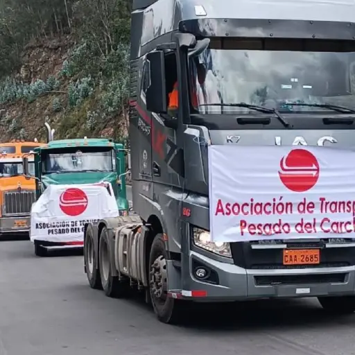 Gremios de carga pesada exigen a Daniel Noboa eliminar aranceles colombianos y convocan a protesta en Carchi