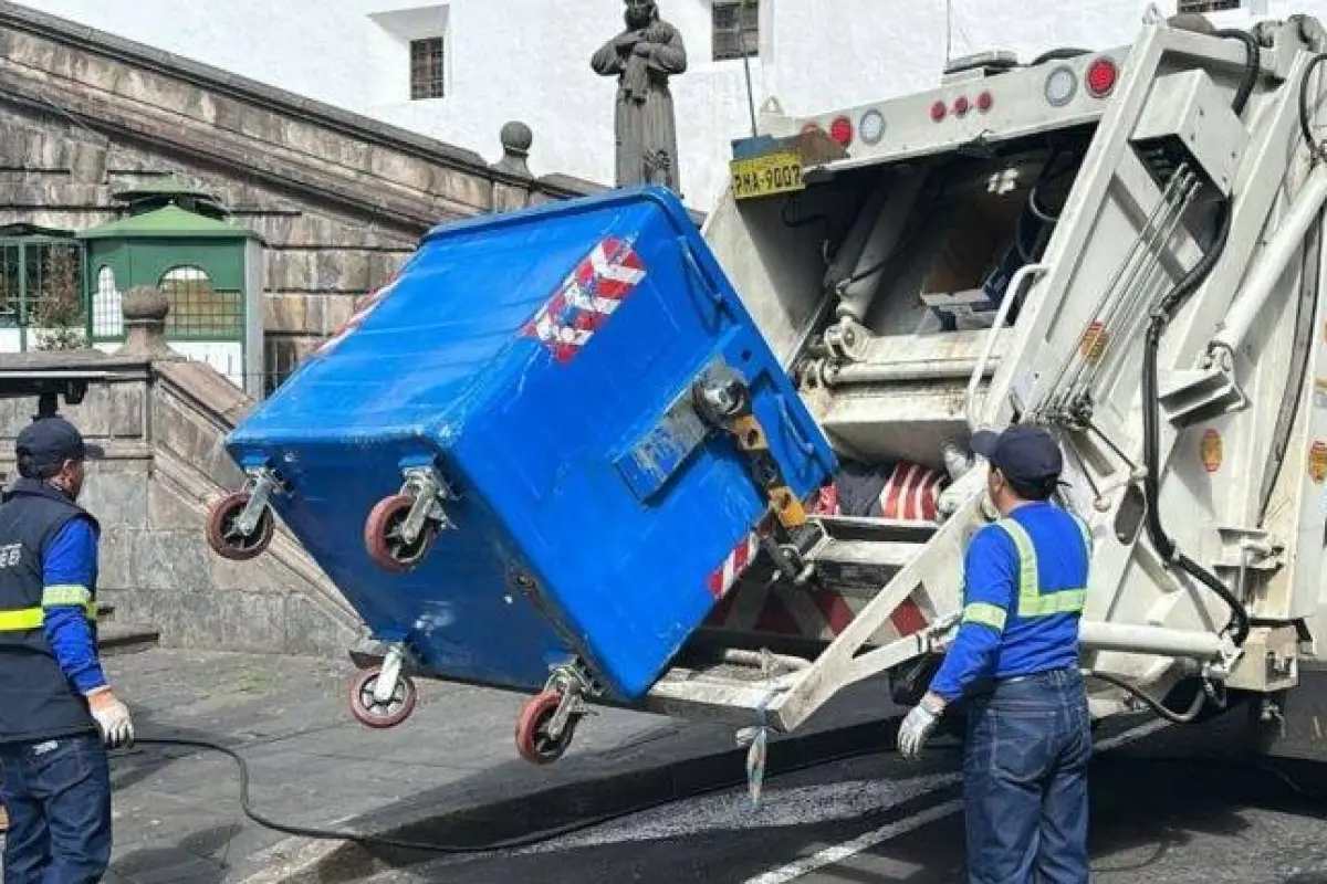 Recolección de basura en Quito., Quito Informa