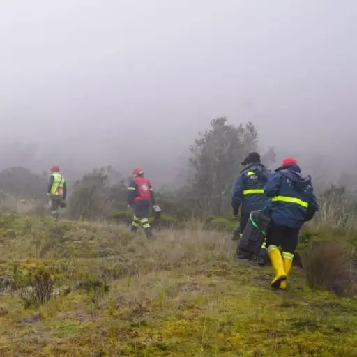 El Parque Nacional Cajas “se tragó” a cuatro personas. Bomberos de Cuenca buscan a los turistas 