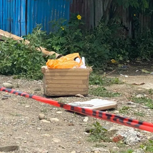 Hallan cabeza humana en una hielera abandonada en la vía Panamericana de El Guabo