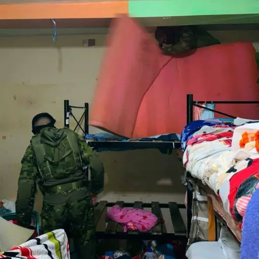 Operativo en Santo Domingo permitió incautar celulares y otros artículos en cárcel femenina
