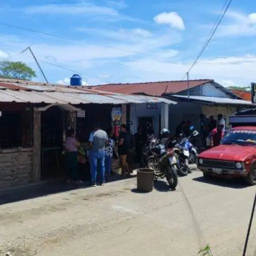 Hombre muere tras recibir disparos al intentar defender a su hijo en Arenillas