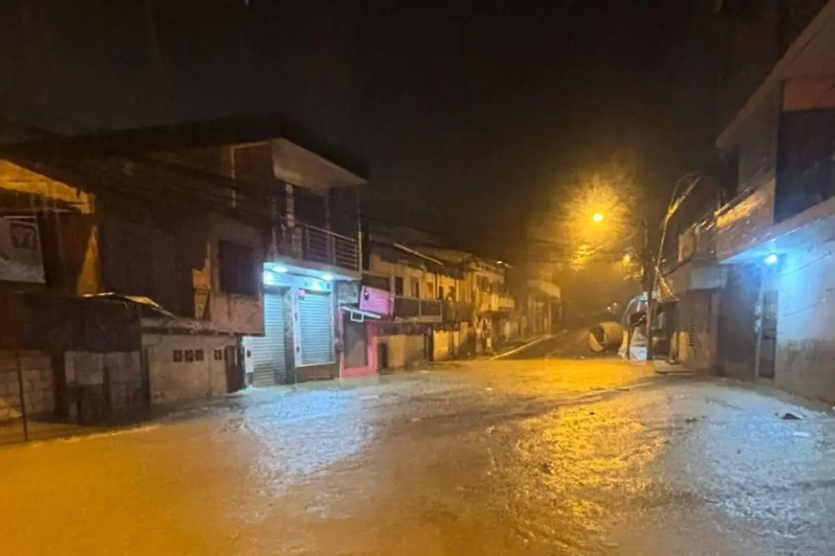 El COE Provincial de Manabí se declara en sesión permanente por impacto de lluvias intensas.