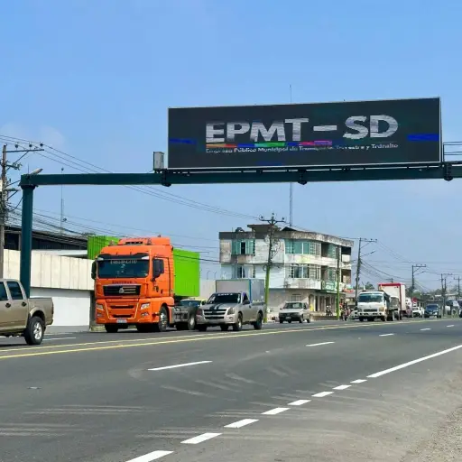 Población flotante en Santo Domingo: la “segunda ciudad” que presiona movilidad, salud y alojamiento 