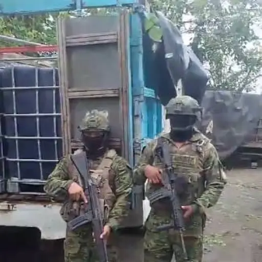 Quinindé: militares decomisan dos camiones por presunto robo de combustible 