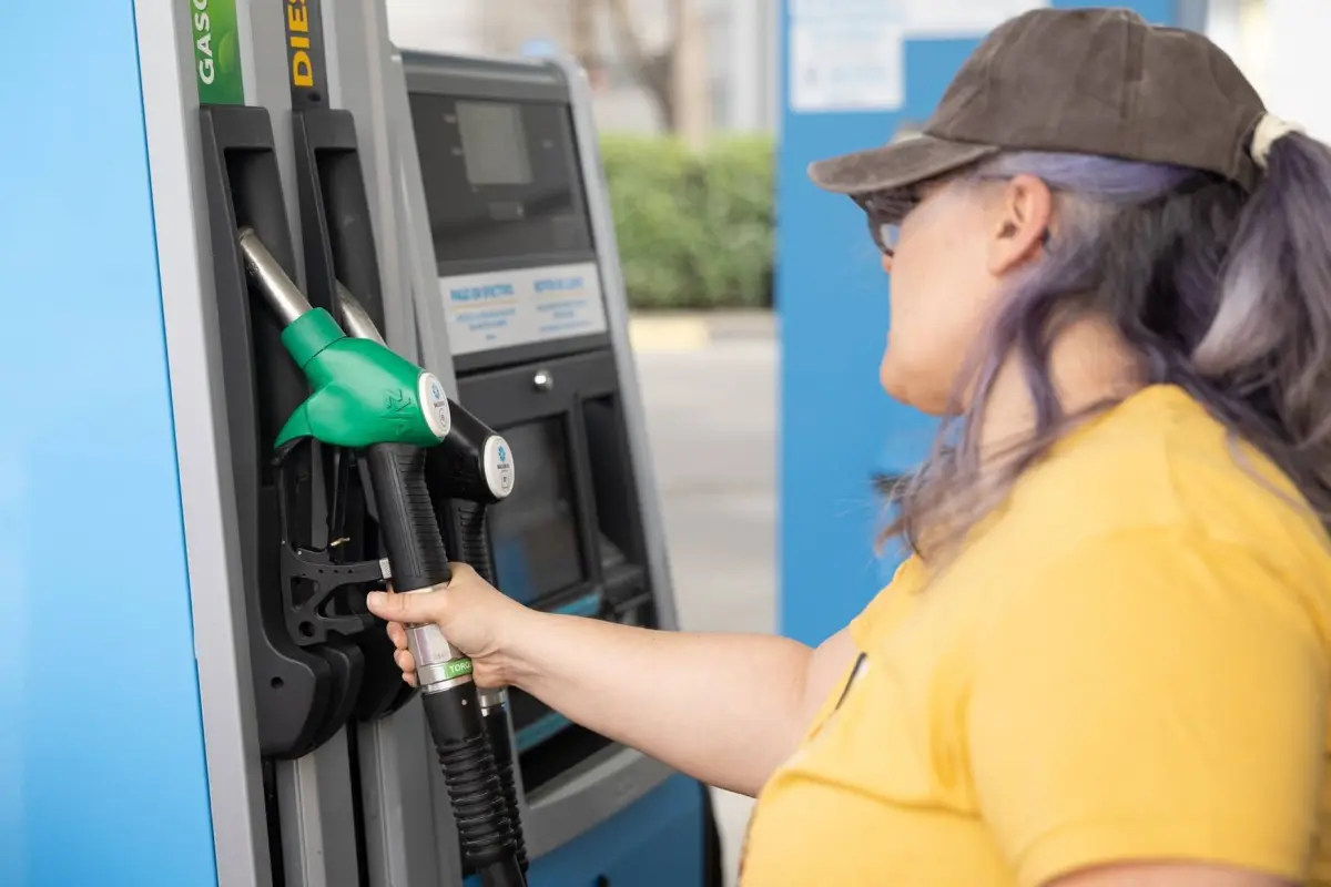 El conflicto en Irán eleva el precio del petróleo, que se acerca a los 80 dólares por barril, y el alza ya se refleja en combustibles más caros en España., Agencia EuropaPress.