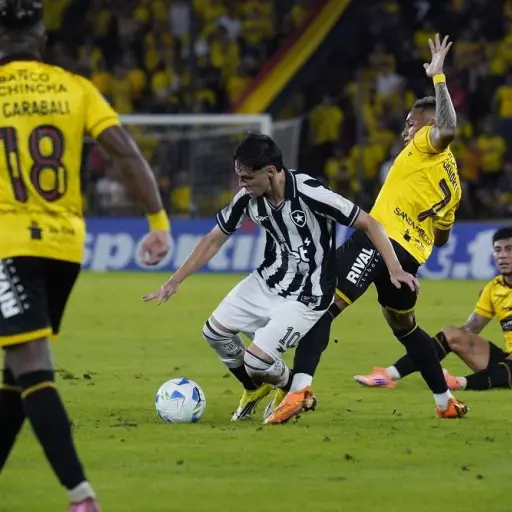 Barcelona empata con Botafogo en el Monumental y definirá la clasificación en Brasil