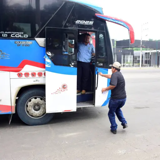 ¿Se paraliza el transporte urbano en Portoviejo? Gremio anuncia medida por falta de controles