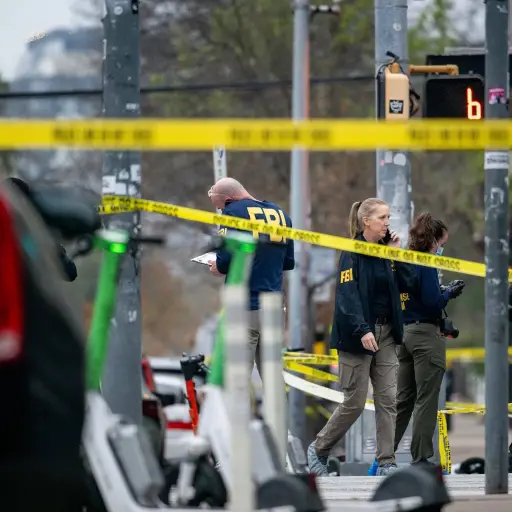 FBI halla indicios de terrorismo en tiroteo de Austin que dejó 3 muertos y 18 heridos