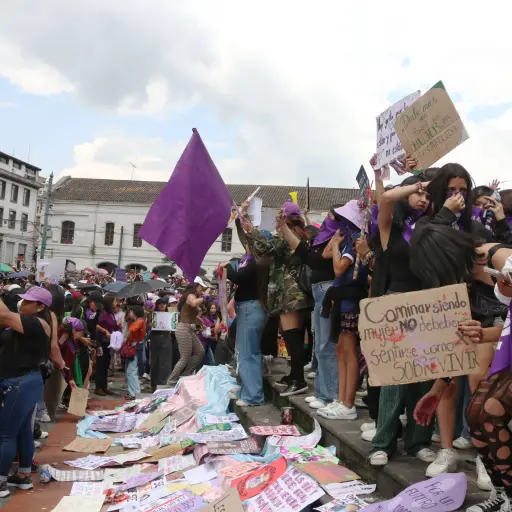 Ecuador conmemora el Día de la Mujer entre el luto y la impunidad por asesinato a 5 mujeres trans en lo que va del año