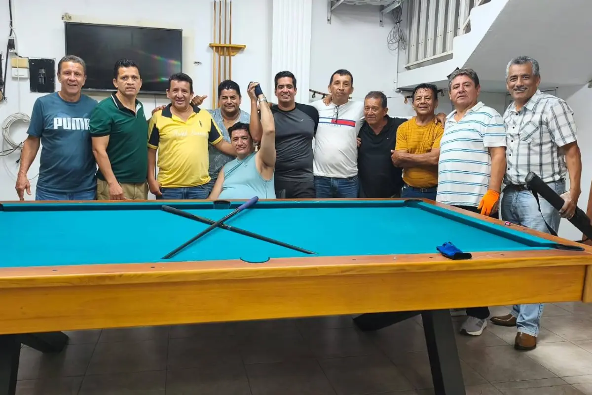 Los participantes en billa en el torneo de confraternidad