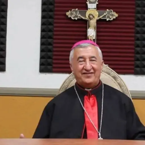 Escándalo religioso: detienen a obispo acusado de gastarse 400 mil dólares de la parroquia en un burdel