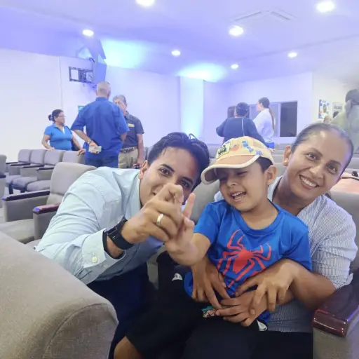 Manta lanza Agenda Azul con charlas, spa para madres y un gran encuentro por la inclusión