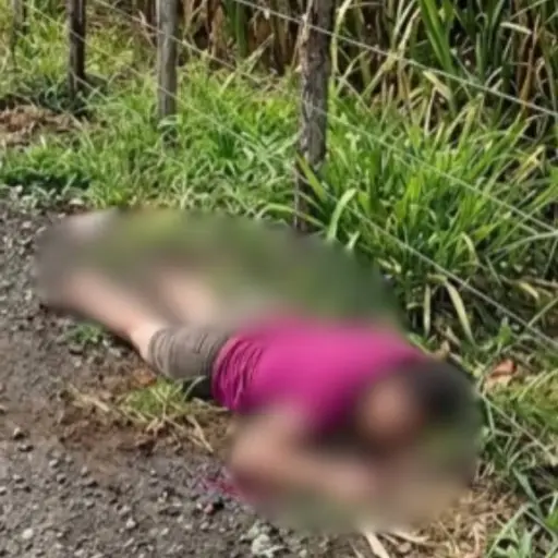 Mujer fue hallada sin vida en carretera de El Guabo; Policía investiga muerte violenta