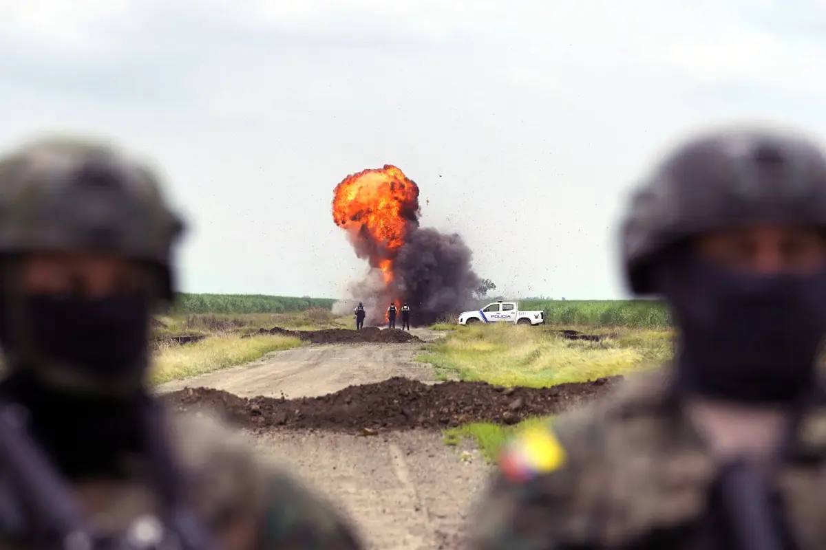La Fuerza Aérea inhabilitó el pasado 16 de marzo un área (pista) que posiblemente era usada para el transporte de drogas, armas y dinero del narcotrafico., César Muñoz/API.