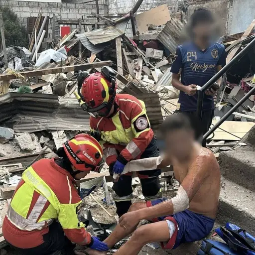 Alerta en Quito por fuga de gas: Así quedó una casa tras una fuerte explosión en el norte