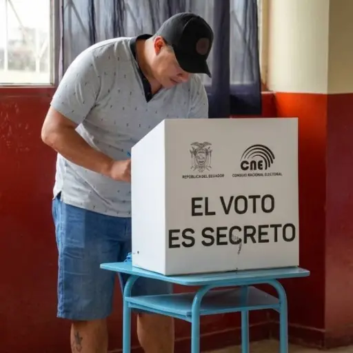 Analista cuestiona la distinción técnica entre votación y elección, en torno a las elecciones en Ecuador