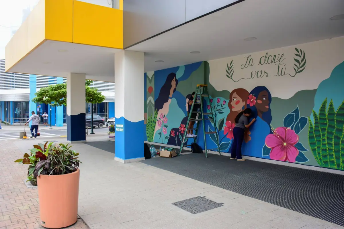Inauguran mural en el CC1 de Portoviejo en homenaje a mujeres comerciantes, producción El Diario