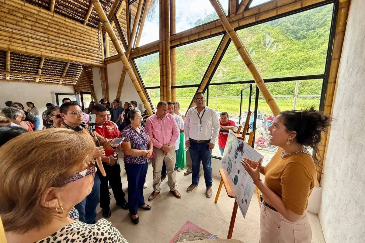 Una exposición en el museo cultural de San Vicente, Wellington Vélez