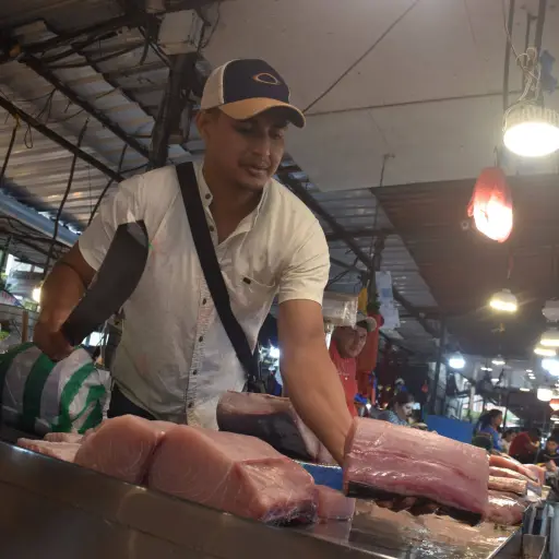 Venta de mariscos se activa en el mercado 17 de Diciembre de Santo Domingo por Semana Santa 