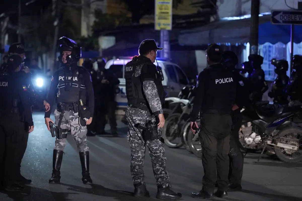 Los controles en las calles y guerra contra el crimen organizado continuarán, dice el ministro Reimberg., API.