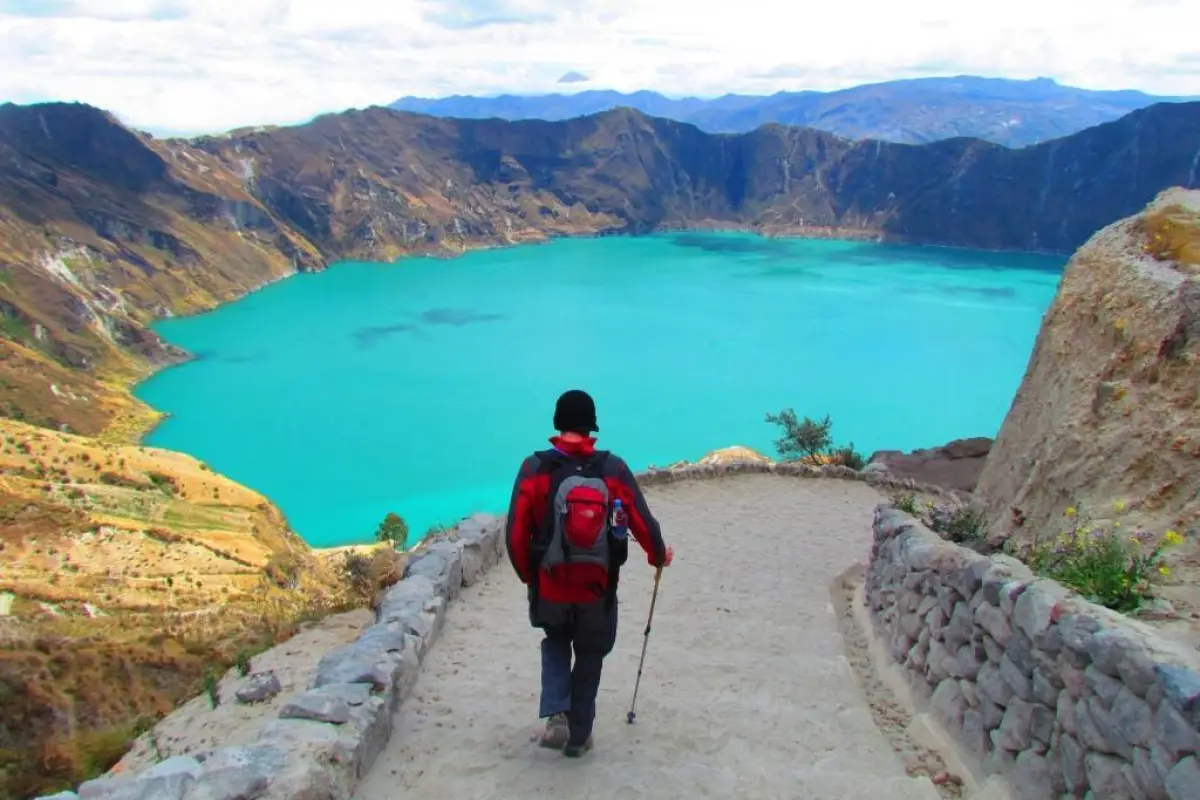 Vista de la laguna del Quilotoa en Cotopaxi donde ocurrió un deslizamiento de rocas.