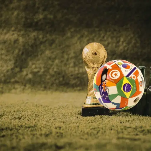 ¿Rigen desde el Mundial 2026? IFAB aprueba reformas en reglas que endurecen tiempos de juego, VAR y conducta arbitral