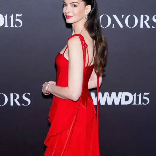 “El equilibrio no funciona”: Anne Hathaway replantea la maternidad y su vida profesional