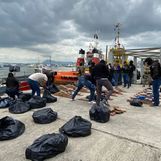 Más de media tonelada de droga es incautada en altamar frente a Manta