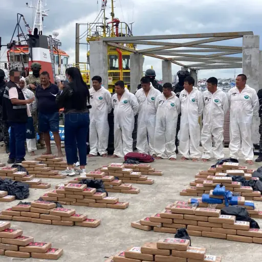 Reciben hasta 90 mil dólares por viaje para traficar drogas pese a detenciones y bombardeos 