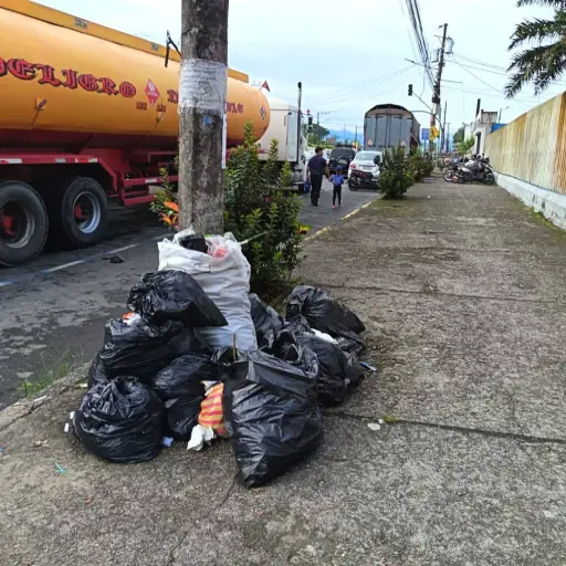 COE cantonal activa mesa de servicios por acumulación de basura en Santo Domingo