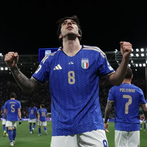 Italia vence 2-0 a Irlanda del Norte y queda a un partido de clasificar al Mundial 2026