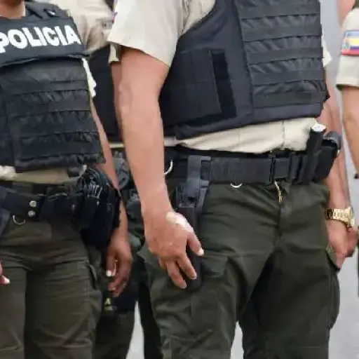 Fiscalía reformula cargos de homicidio a asesinato contra dos policías
