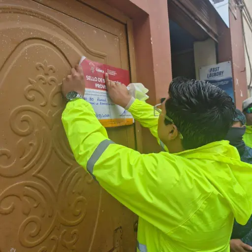 Clausuran inmueble que operaba como casa de citas en el Centro Histórico de Cuenca