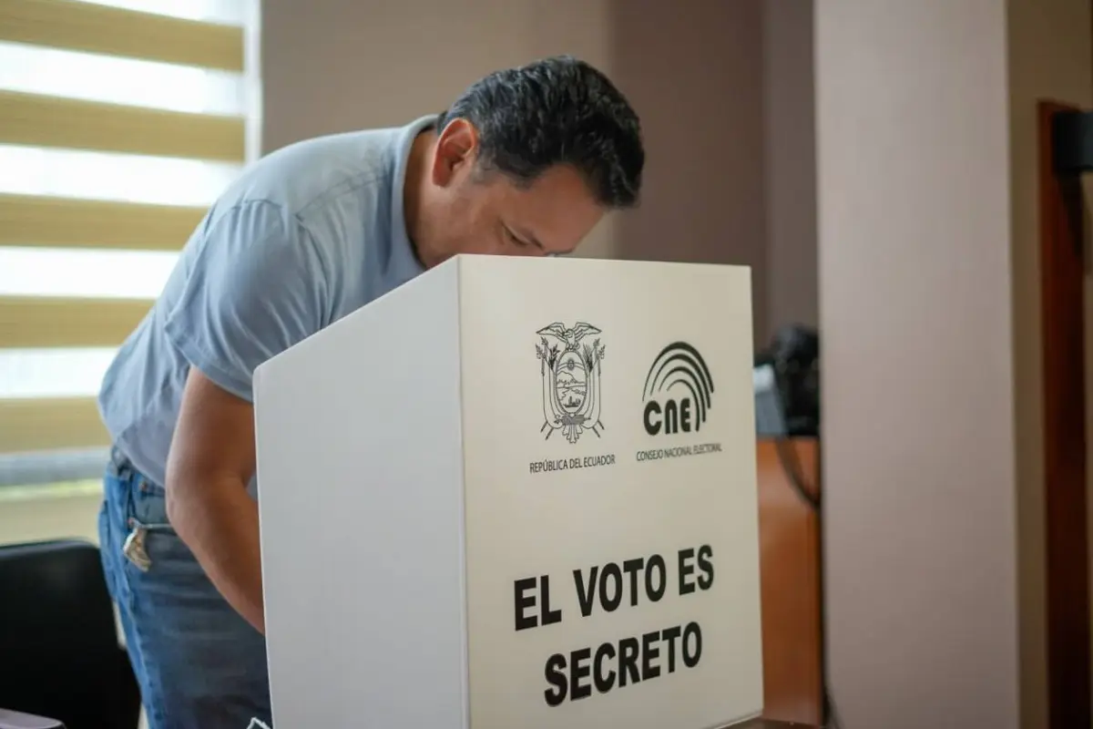 CNE sesión actualización del calendario electoral elecciones seccionales Ecuador 2026