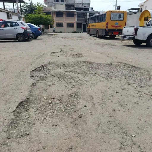 Vecinos de El Palmar exigen rehabilitación de parqueaderos prometidos hace años