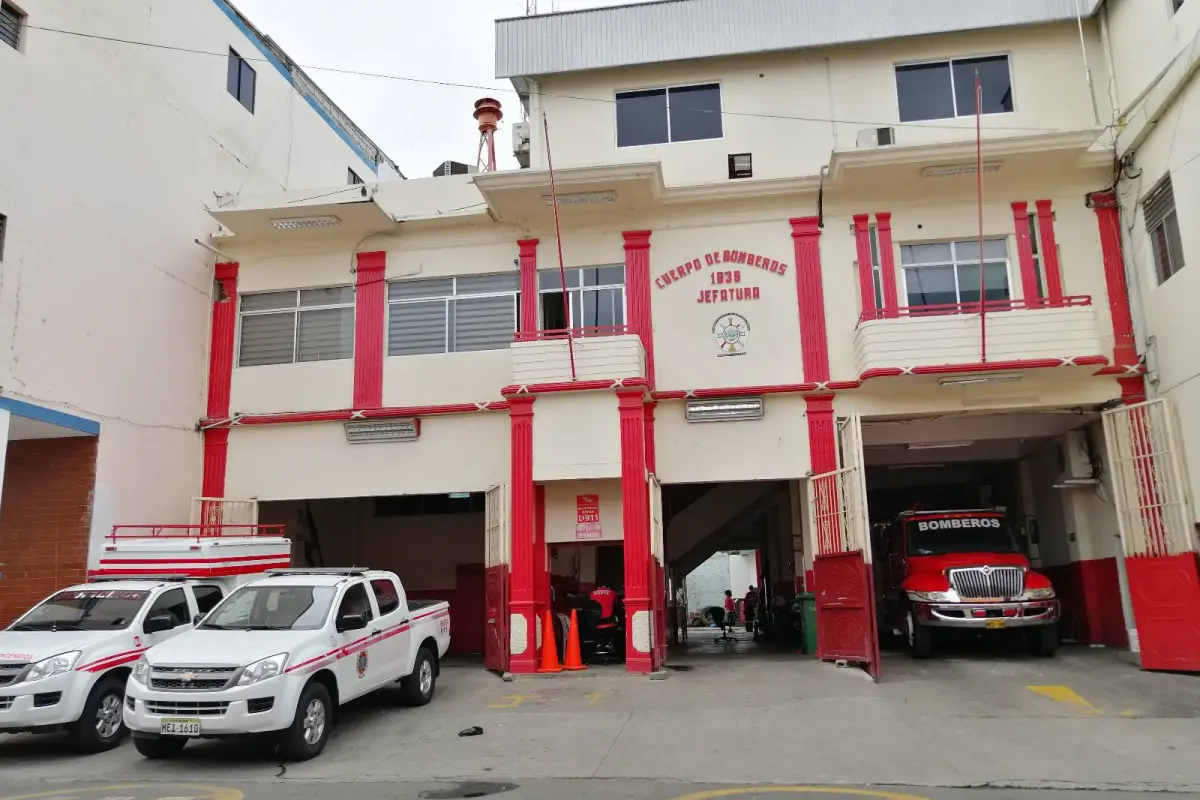 La nueva edificación del Cuerpo de Bomberos costará 1,5 millones de dólares., El Diario