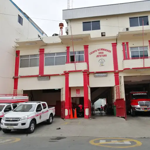Bomberos de Manta corrigen planos y buscan crédito para iniciar obra este año