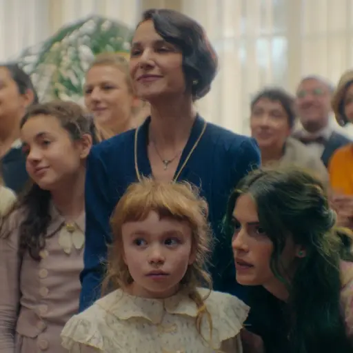 El libro de Isabael Allende, La casa de los espíritus, fue adaptado a serie televisiva