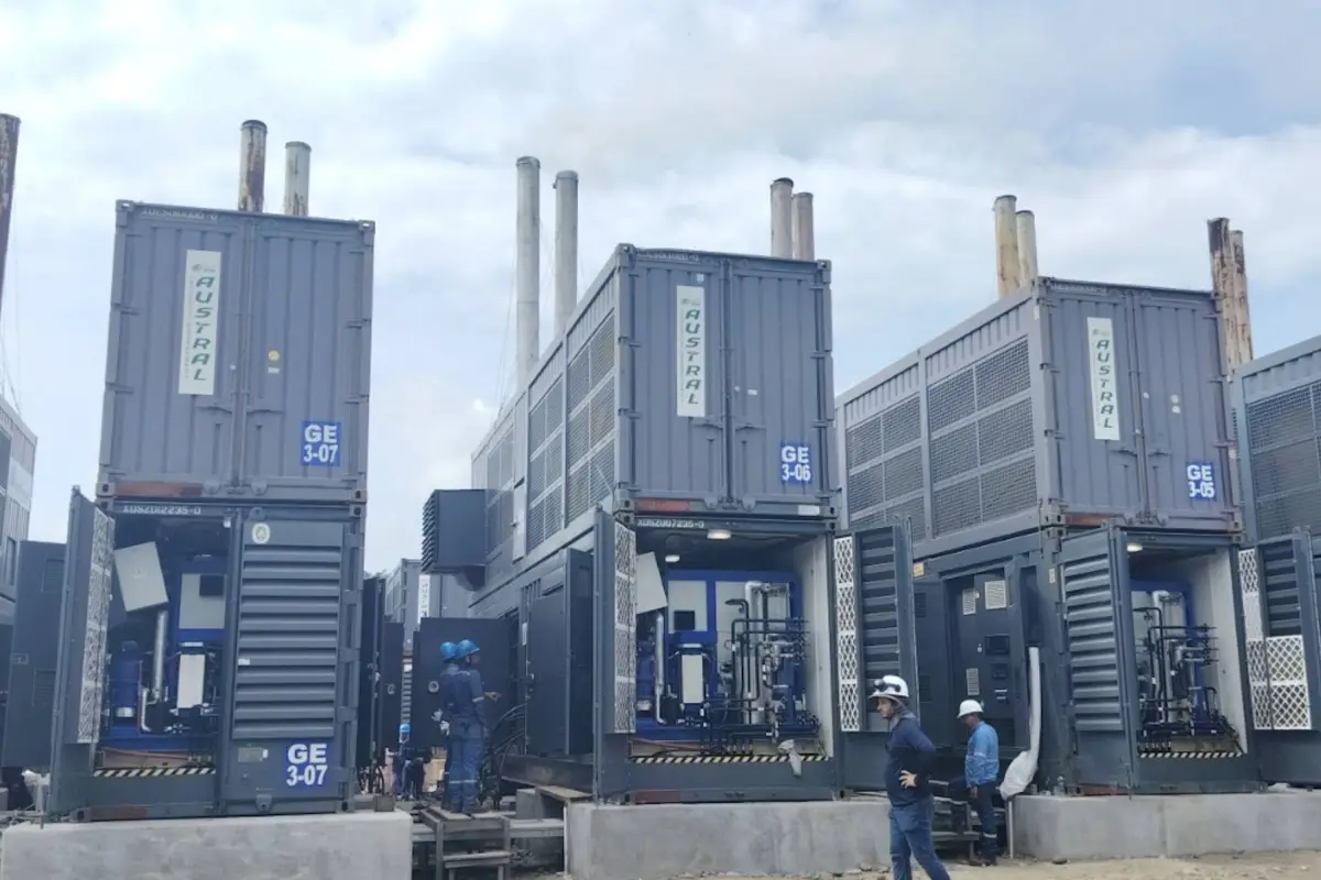 CELEP EP ha puesto en operación seis de los 16  motores en una de las unidades del complejo Esmeraldas III (Bahía 3), con capacidad de 30 MW. , API /Rolando Enríquez