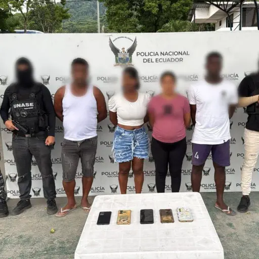 Cuatro detenidos en Esmeraldas por presunta red de extorsión vinculada a ‘Los Chechenos’