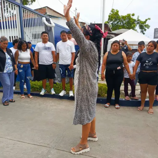 “Fue un milagro. Nunca perdimos la fe de hallarlos vivos”Julia Flores, familiar de uno de los pescadores