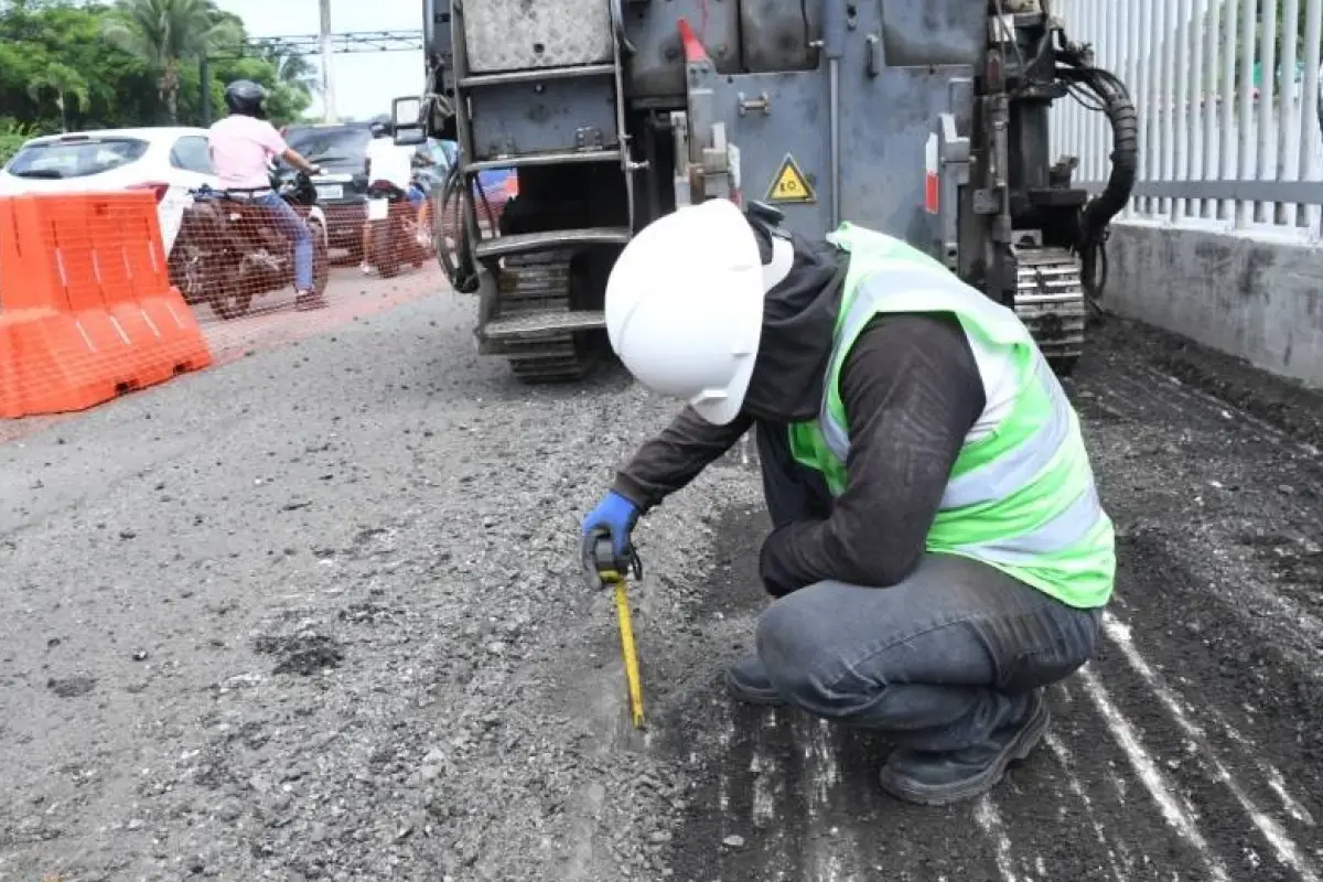 Municipio de Guayaquil inicia mantenimiento vial en la avenida Barcelona