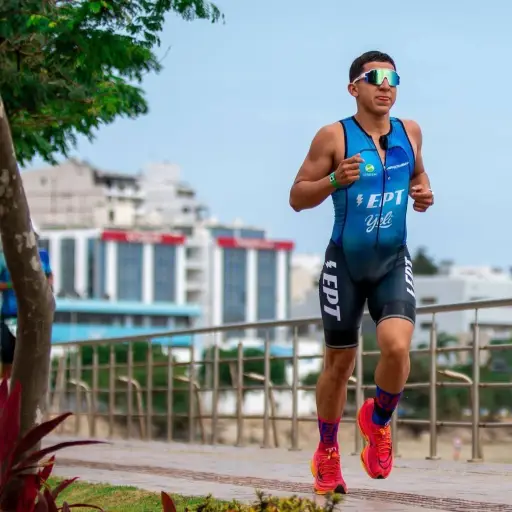 El triatleta Stalin Morales logra podio en Ironman 70.3 Panamá