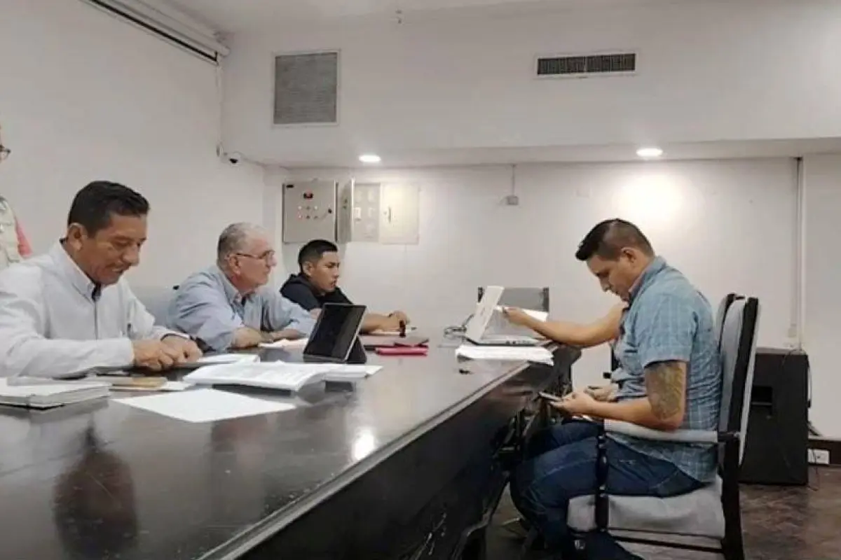En la sesión para remover a la alcaldesa, participaron cinco de siete concejales de Jipijapa., Cortesía