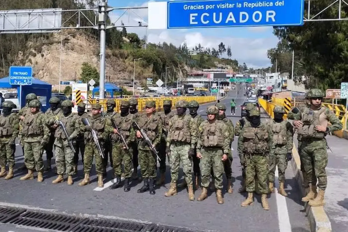 Cientos de militares ecuatorianos se encuentran desplegados en la frontera con Colombia desde hace varias semanas., Foto: Archivo
