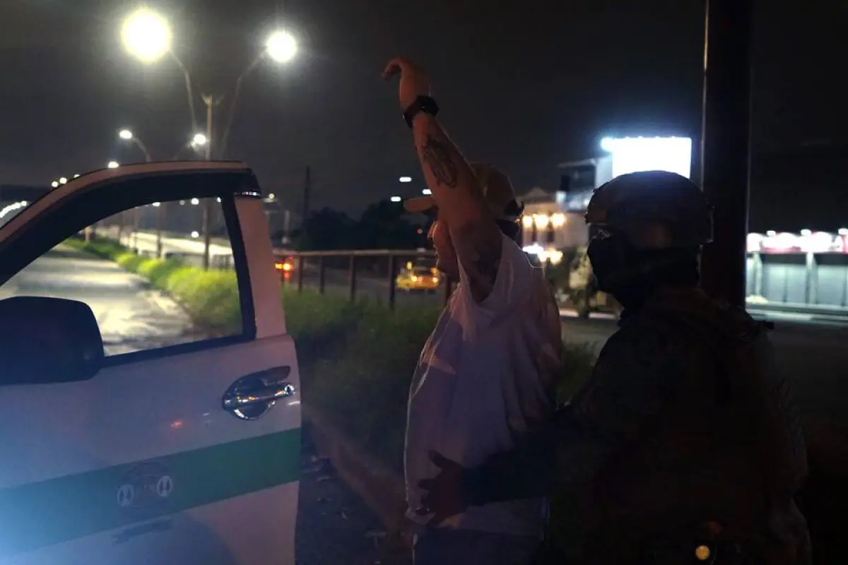 El toque de queda activa el mayor despliegue de seguridad en cuatro provincias de Ecuador.